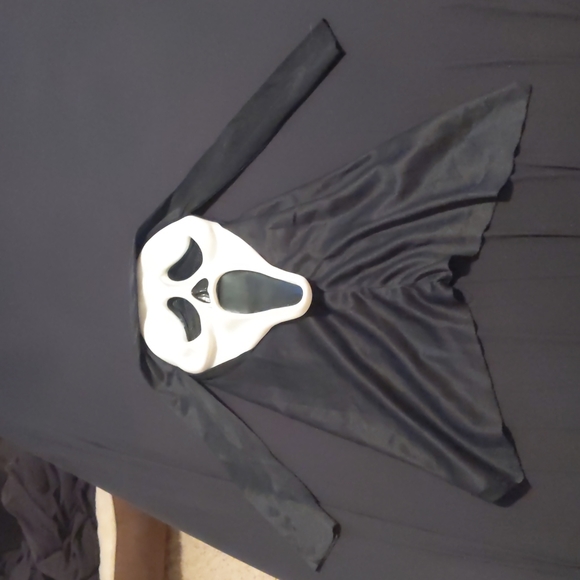 Scream, 2011 Ghostface mask - Picture 2 of 6